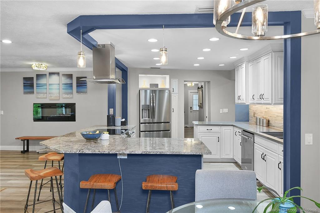 Sewalls Point, Florida 34996, United States, 4 Bedrooms Bedrooms, ,3 BathroomsBathrooms,Residential,Coming Soon,201573