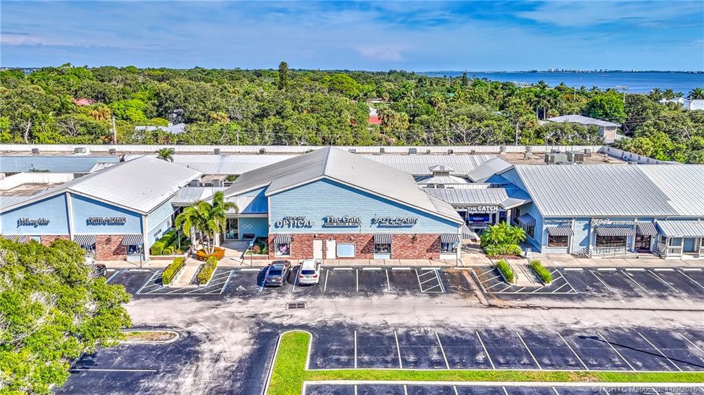 Sewalls Point, Florida 34996, United States, 4 Bedrooms Bedrooms, ,3 BathroomsBathrooms,Residential,Coming Soon,201573