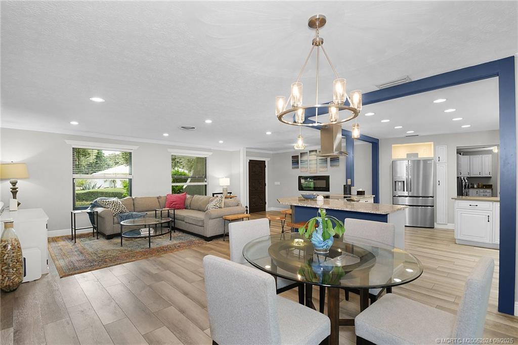 Sewalls Point, Florida 34996, United States, 4 Bedrooms Bedrooms, ,3 BathroomsBathrooms,Residential,Coming Soon,201573