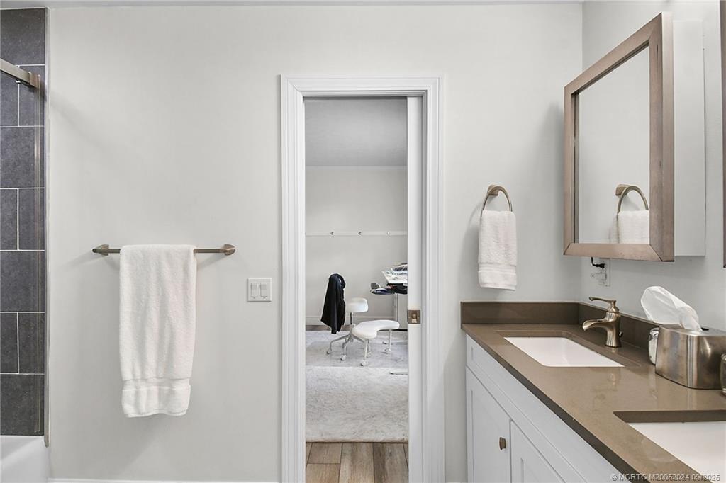 Sewalls Point, Florida 34996, United States, 4 Bedrooms Bedrooms, ,3 BathroomsBathrooms,Residential,Coming Soon,201573