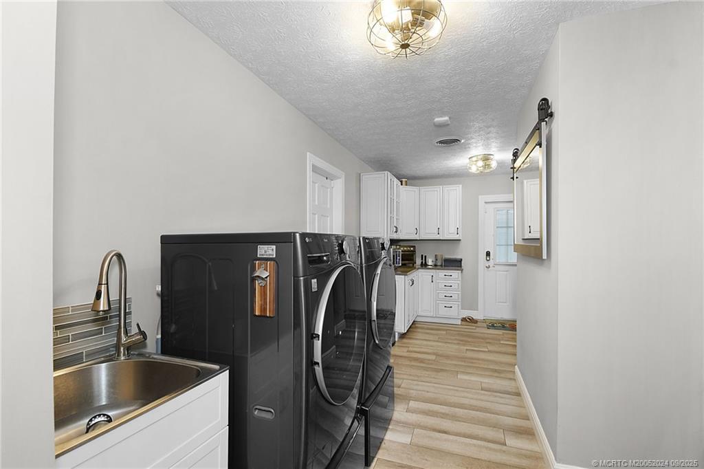 Sewalls Point, Florida 34996, United States, 4 Bedrooms Bedrooms, ,3 BathroomsBathrooms,Residential,Coming Soon,201573