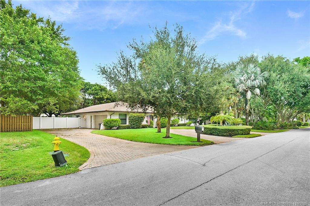 Sewalls Point, Florida 34996, United States, 4 Bedrooms Bedrooms, ,3 BathroomsBathrooms,Residential,Coming Soon,201573