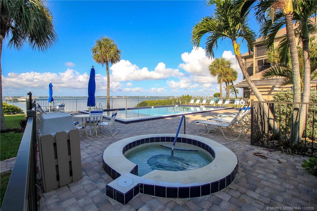 Stuart, Florida 34996, United States, 2 Bedrooms Bedrooms, ,2 BathroomsBathrooms,Residential,Active,242249