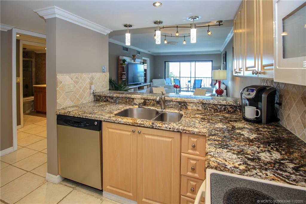 Stuart, Florida 34996, United States, 2 Bedrooms Bedrooms, ,2 BathroomsBathrooms,Residential,Active,242249