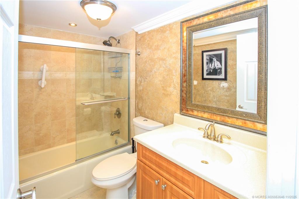 Stuart, Florida 34996, United States, 2 Bedrooms Bedrooms, ,2 BathroomsBathrooms,Residential,Active,242249