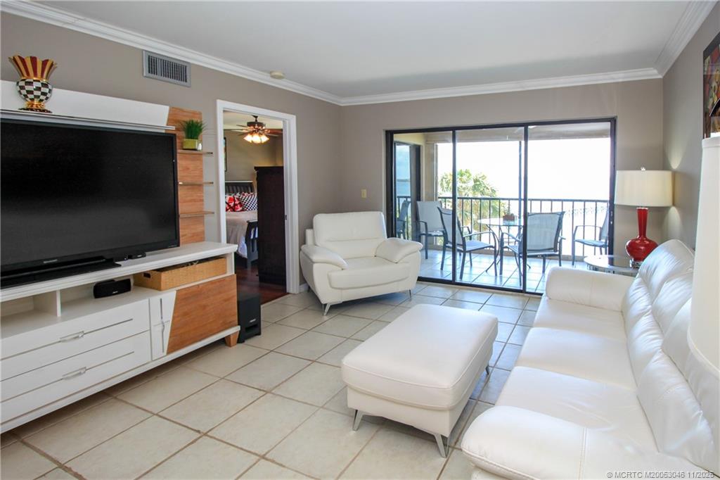 Stuart, Florida 34996, United States, 2 Bedrooms Bedrooms, ,2 BathroomsBathrooms,Residential,Active,242249