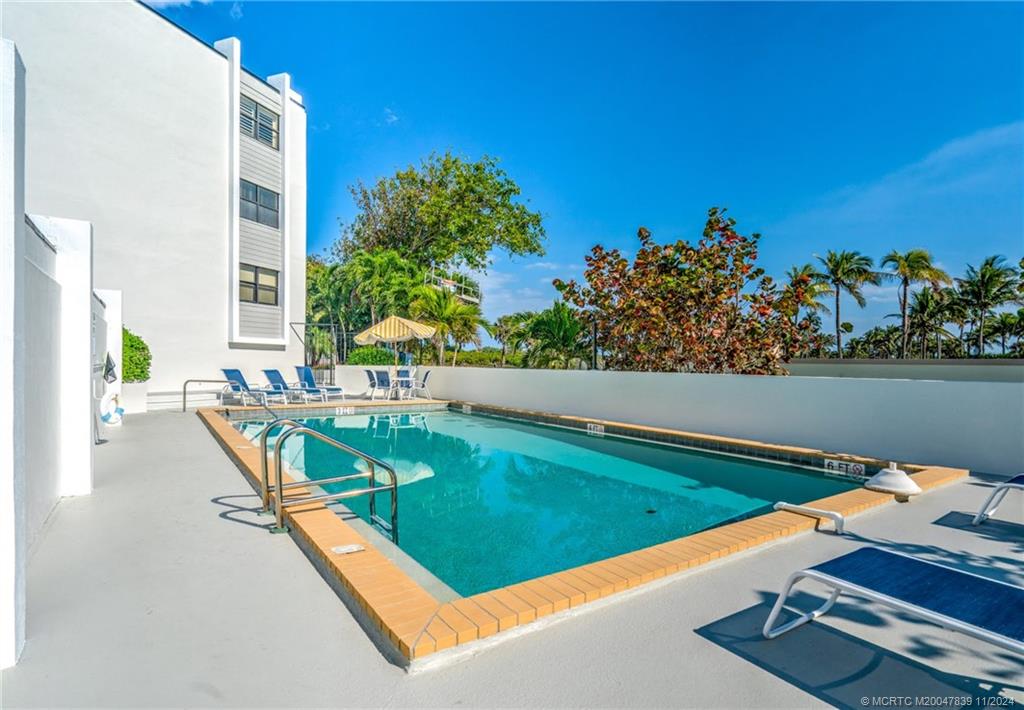 Stuart, Florida 34996, United States, 2 Bedrooms Bedrooms, ,2 BathroomsBathrooms,Residential,Active,29705