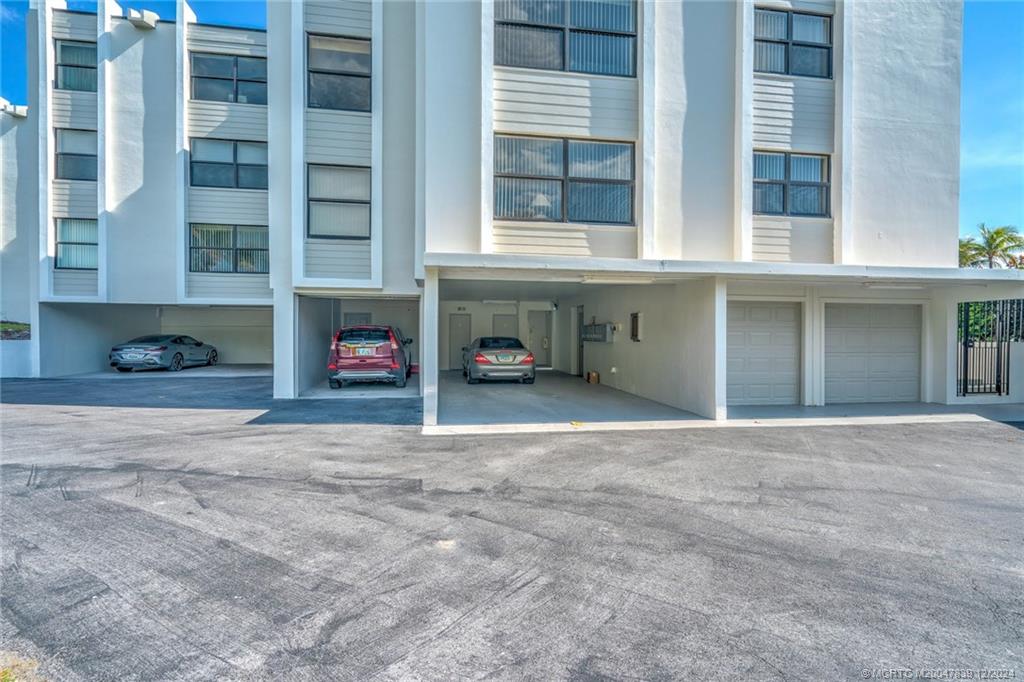 Stuart, Florida 34996, United States, 2 Bedrooms Bedrooms, ,2 BathroomsBathrooms,Residential,Active,29705