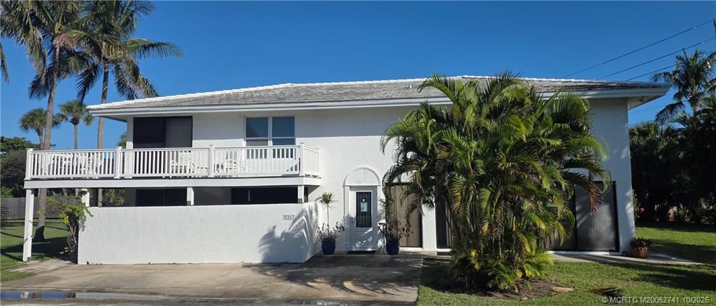 Photo of 5267 NE Shore Village Terrace, Stuart, FL 34996 (MLS # M20052741)