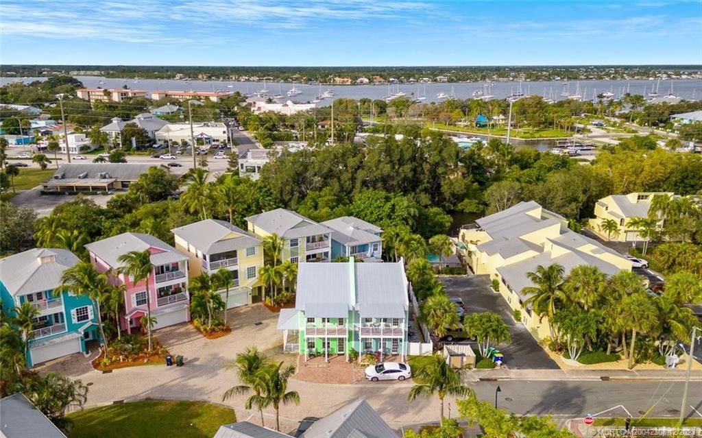 Photo of 502 SW Akron Avenue, Stuart, FL 34994 (MLS # M20042308)