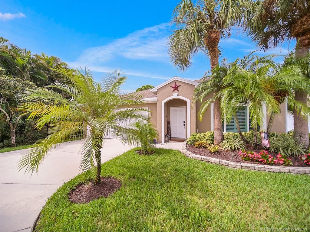 Photo of 2498 SE Springtree Place, Stuart, FL 34997 (MLS # M20041199)