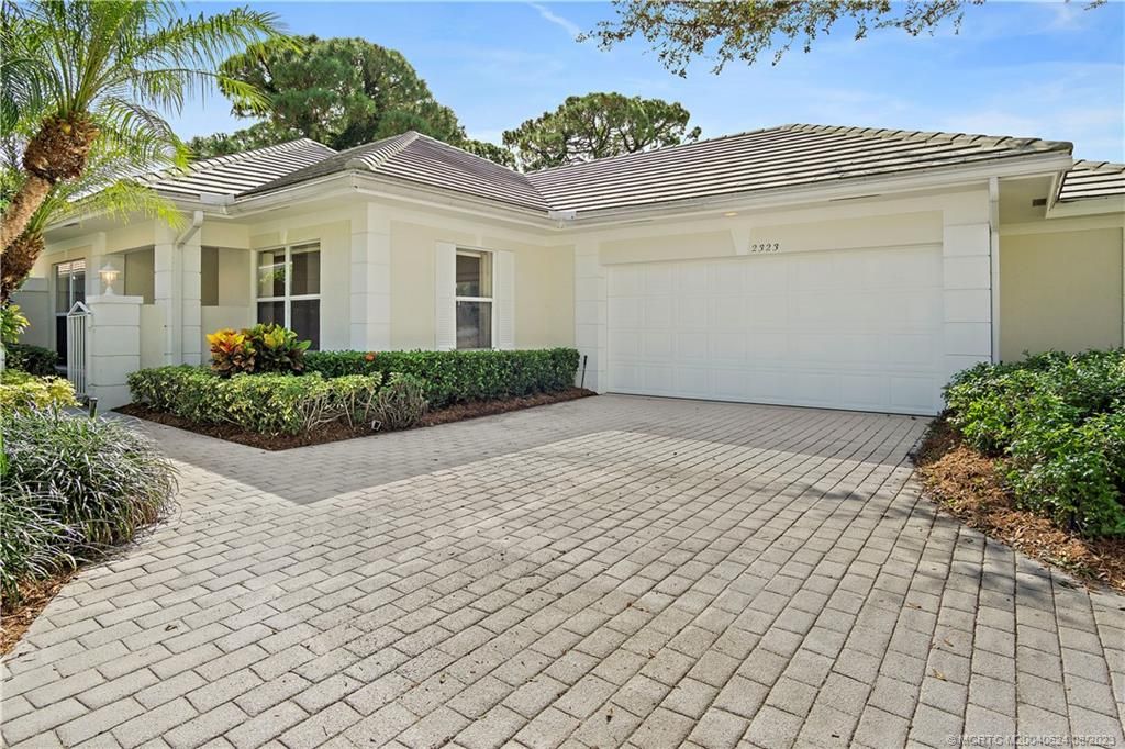 Photo of 2323 SW Brookwood Lane, Palm City, FL 34990 (MLS # M20040624)