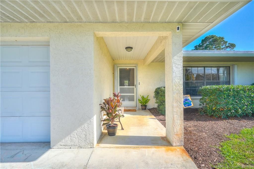 Photo of 1298 SE Mendavia Avenue, Port Saint Lucie, FL 34952 (MLS # M20038517)