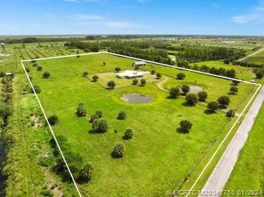 Photo of 8101 SW Groveview Terrace, Indiantown, FL 34956 (MLS # M20042750)