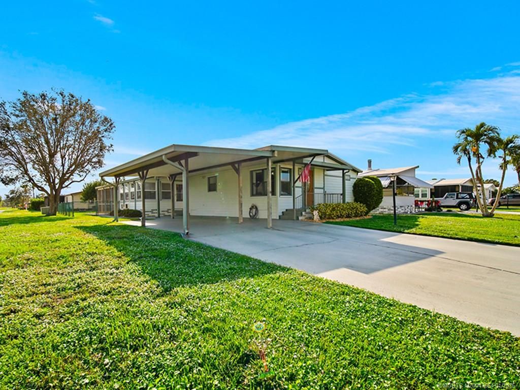 Photo of 2764 SW Olds Place, Stuart, FL 34997 (MLS # M20047554)