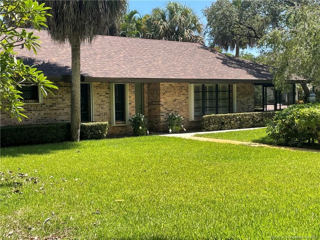 Photo of 1449 SE Mango Place, Stuart, FL 34996 (MLS # M20040068)