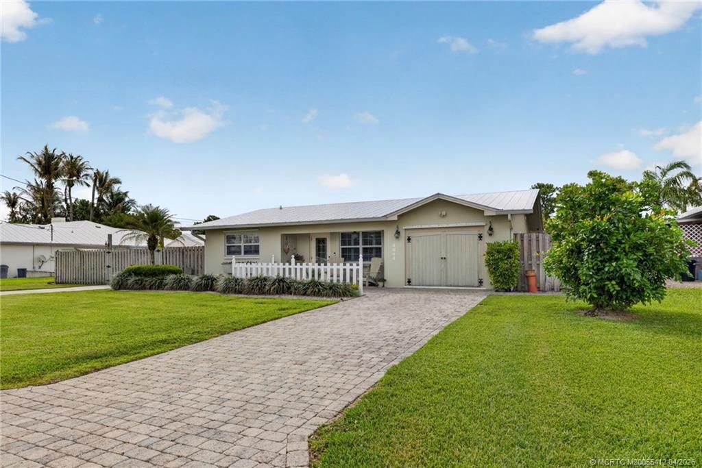 Photo of 4844 SE Pilot Way, Stuart, FL 34997 (MLS # M20055412)