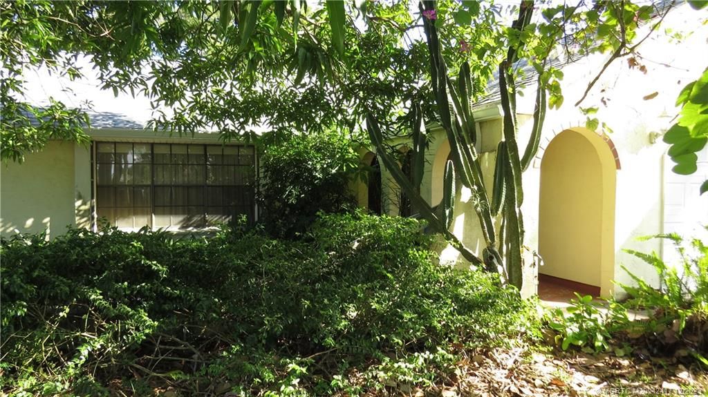 Photo of 2433 SE Gowin Drive, Port Saint Lucie, FL 34952 (MLS # M20042417)