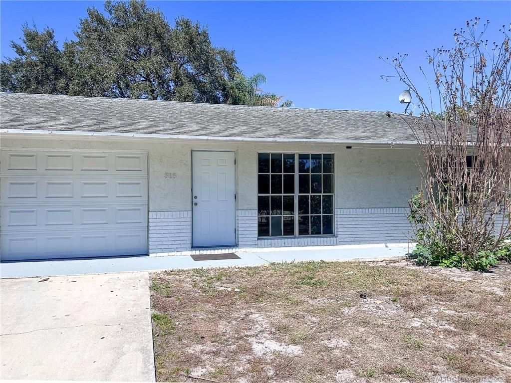 Photo of 315 SE Norfolk Boulevard, Stuart, FL 34997 (MLS # M20054537)