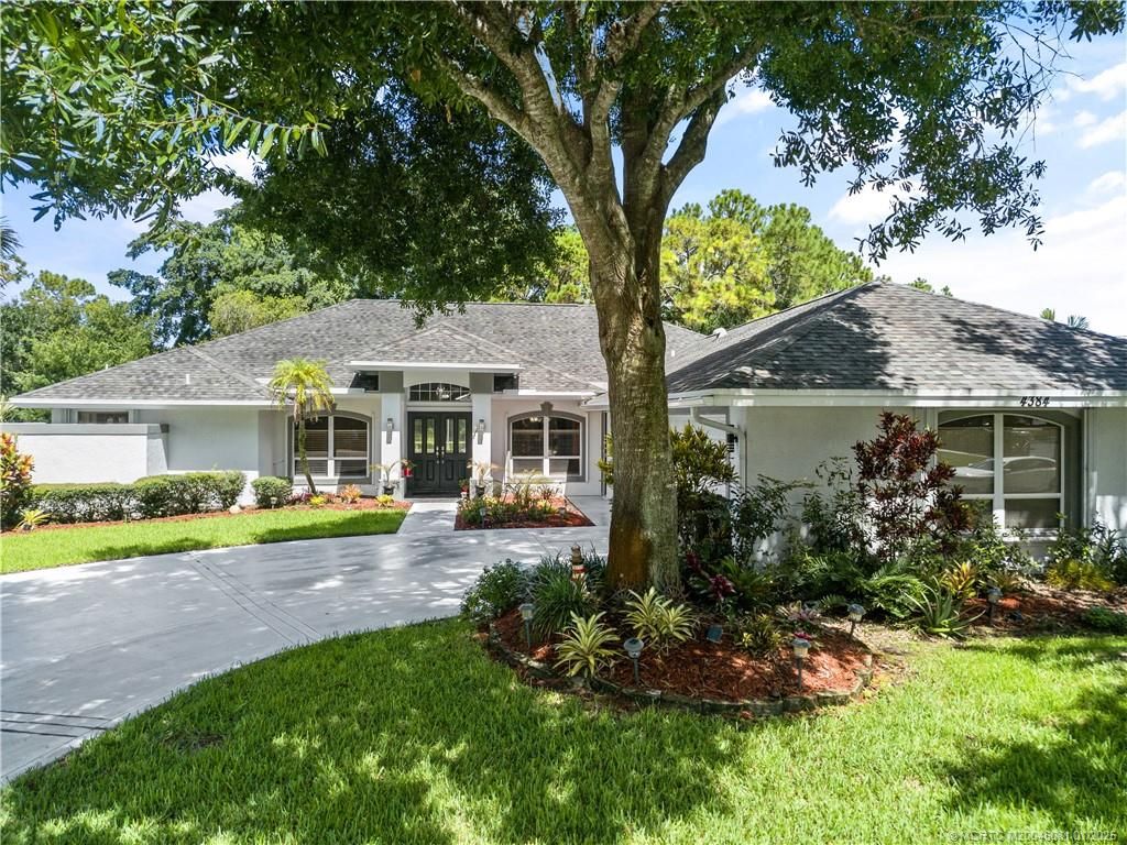 Photo of 4384 SW Thicket Court, Palm City, FL 34990 (MLS # M20046081)