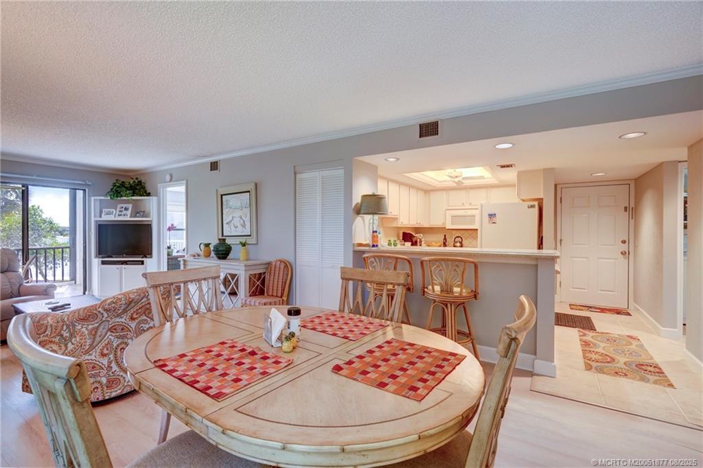 Stuart, Florida 34996, United States, 2 Bedrooms Bedrooms, ,2 BathroomsBathrooms,Residential,Active,197384