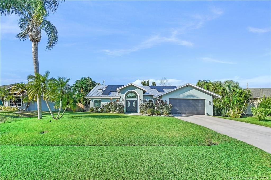 Photo of 475 SE Nome Drive, Port Saint Lucie, FL 34984 (MLS # M20052807)