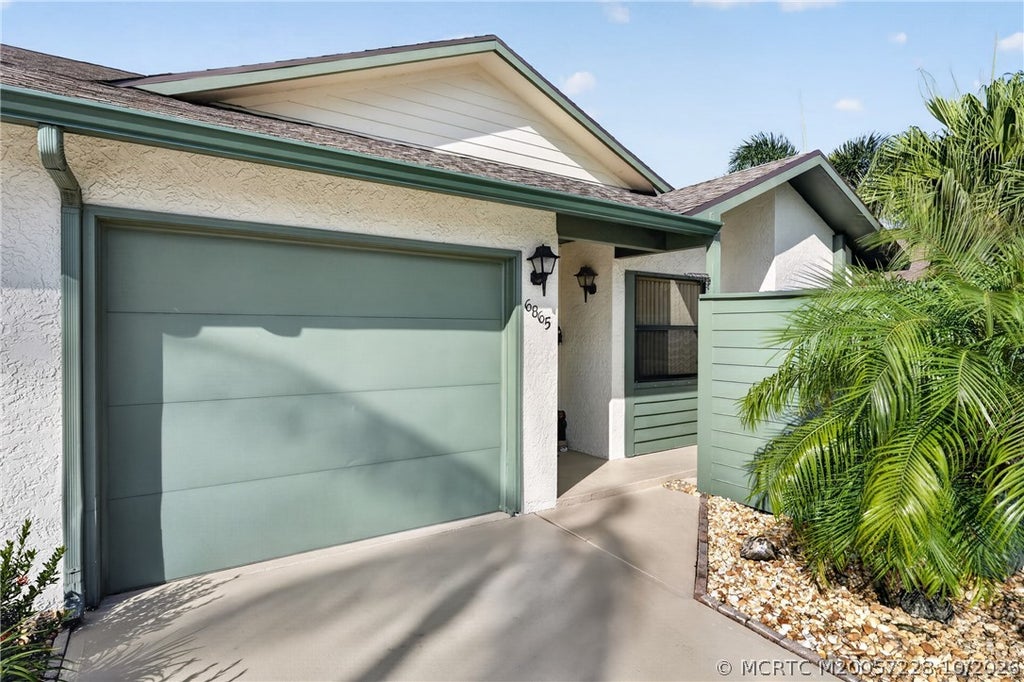 Photo of 6865 SE Bunker Hill Drive, Hobe Sound, FL 33455 (MLS # M20057228)