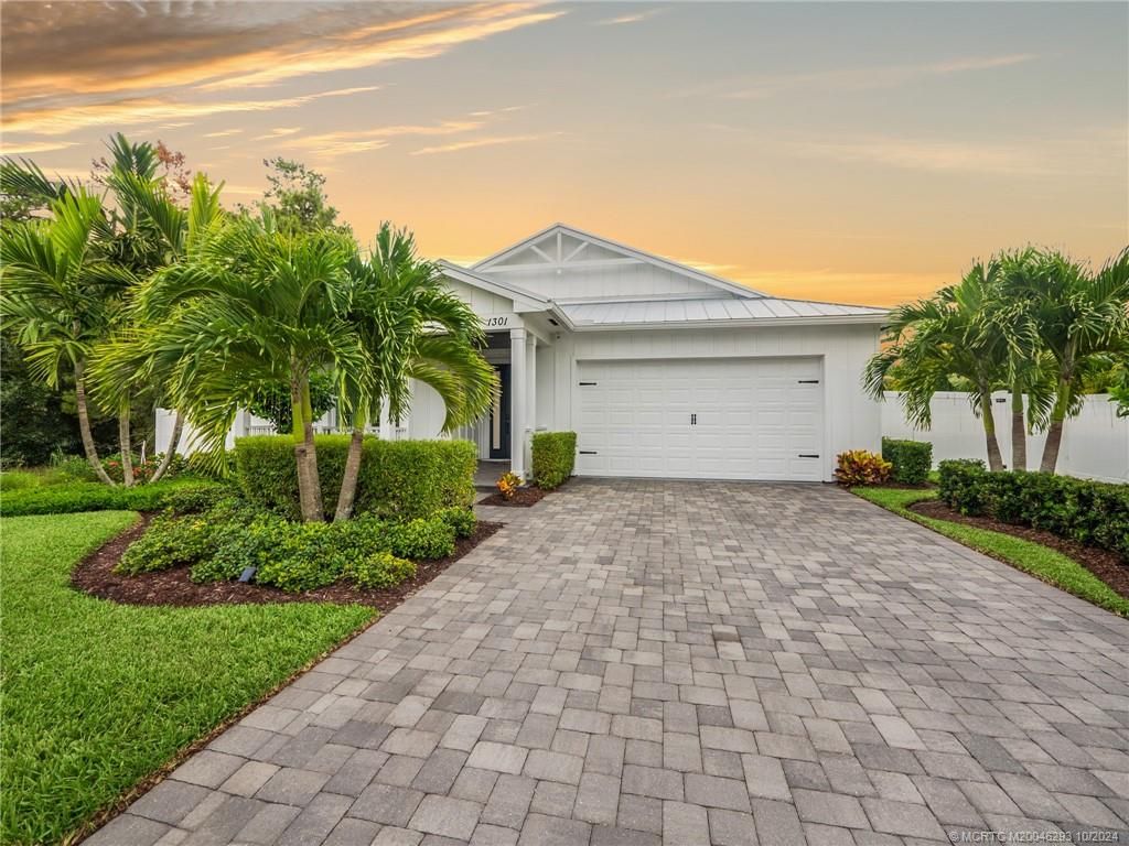 Photo of 1301 SW Pinewood Court, Palm City, FL 34990 (MLS # M20046293)