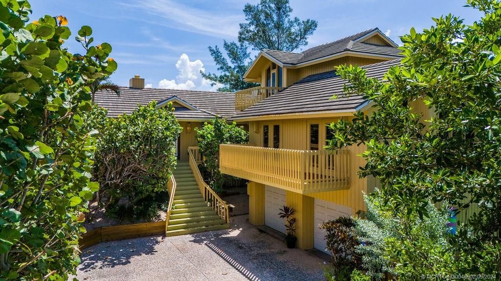 Photo of 1121 SE Macarthur Boulevard, Stuart, FL 34996 (MLS # M20046502)