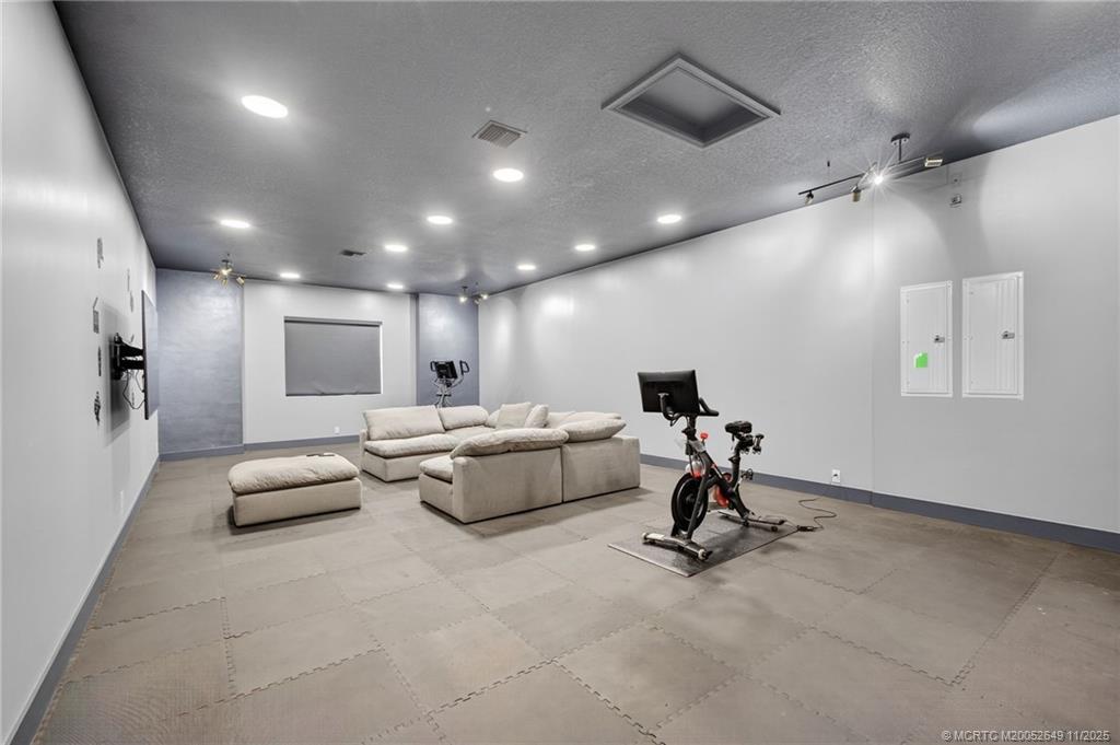 Palm City, Florida, 34990, United States, 4 Bedrooms Bedrooms, ,5 BathroomsBathrooms,Residential,Active,1973513