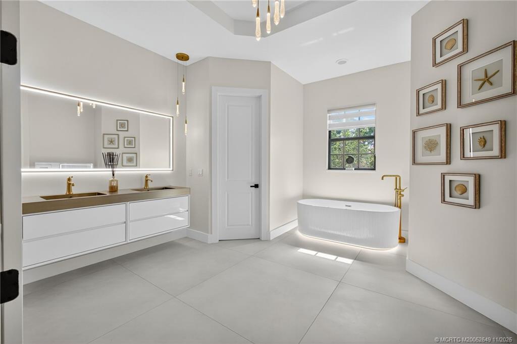 Palm City, Florida, 34990, United States, 4 Bedrooms Bedrooms, ,5 BathroomsBathrooms,Residential,Active,1973513