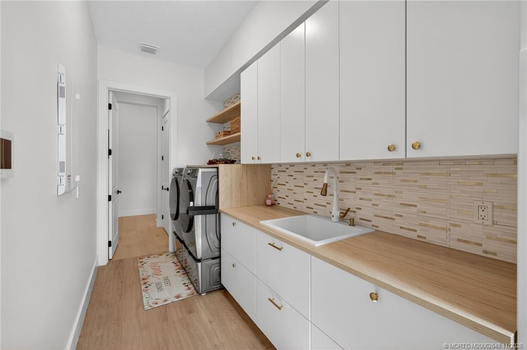 Palm City, Florida, 34990, United States, 4 Bedrooms Bedrooms, ,5 BathroomsBathrooms,Residential,Active,1973513