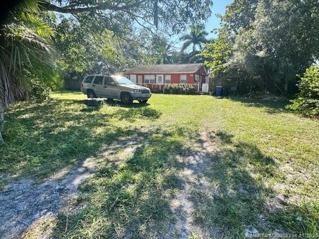 Photo of 888 SW 28th Street, Palm City, FL 34990 (MLS # M20053234)