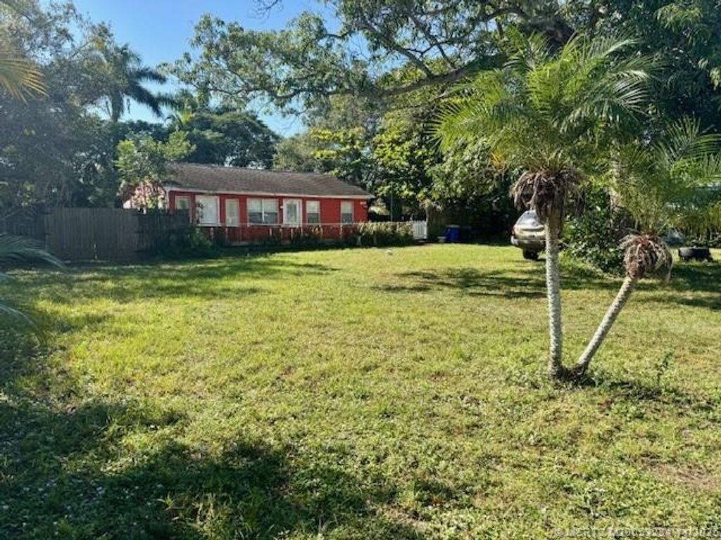 Photo of 888 SW 28th Street, Palm City, FL 34990 (MLS # M20053234)