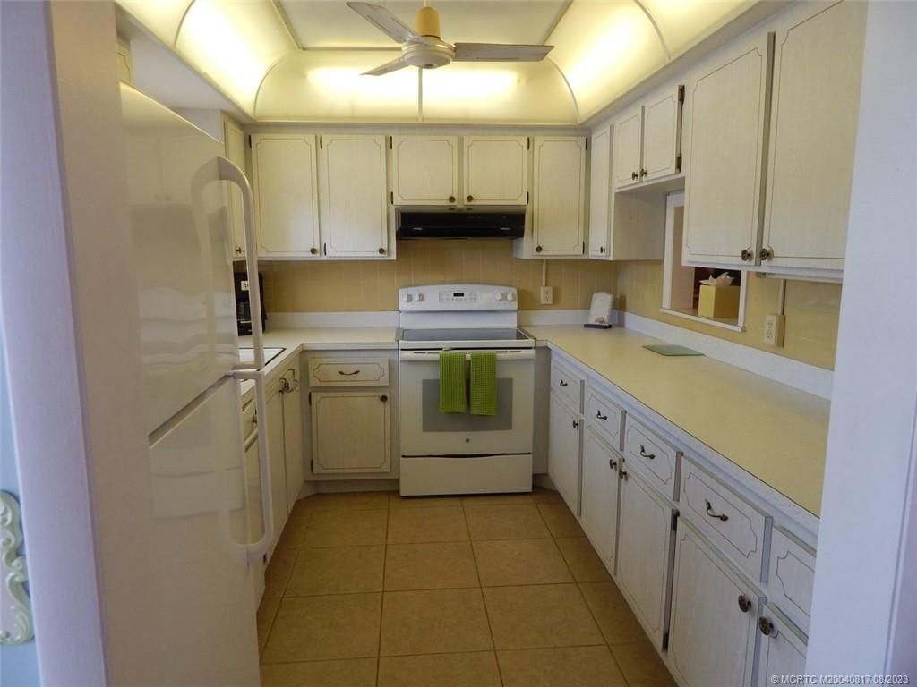 Photo of 2950 SE Ocean Boulevard #5-5, Stuart, FL 34996 (MLS # M20040817)