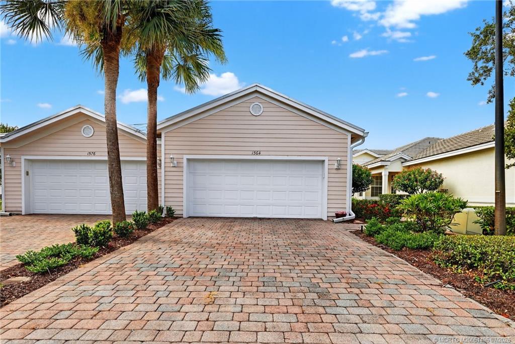 Stuart, Florida 34997, United States, 2 Bedrooms Bedrooms, ,2 BathroomsBathrooms,Residential,Coming Soon,176401