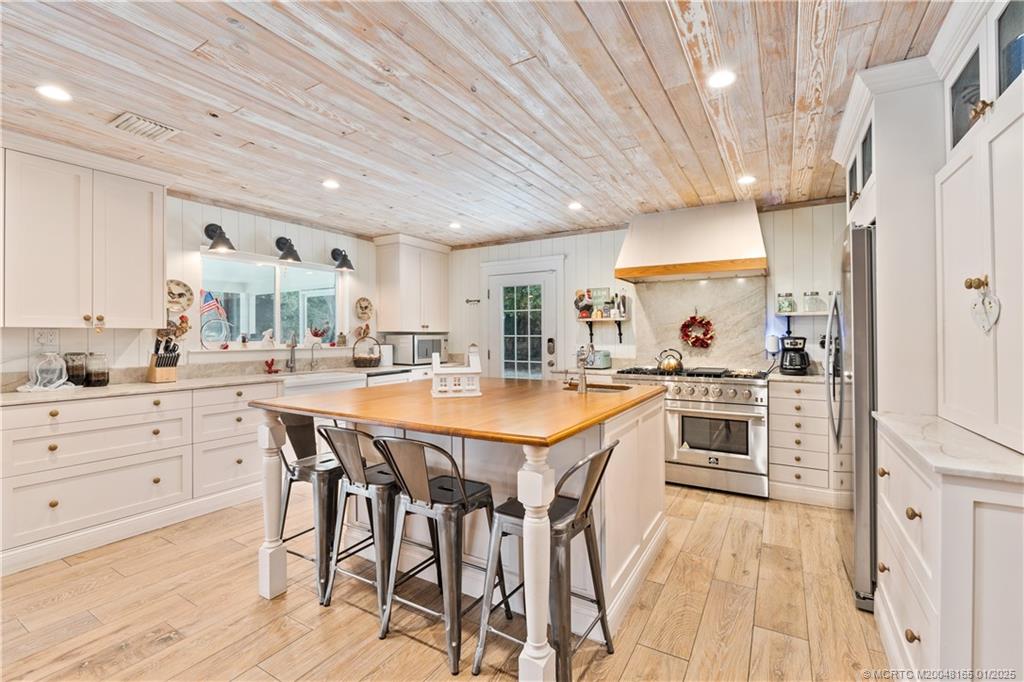 Palm City, Florida 34990, United States, 4 Bedrooms Bedrooms, ,2 BathroomsBathrooms,Residential,Pending,24743