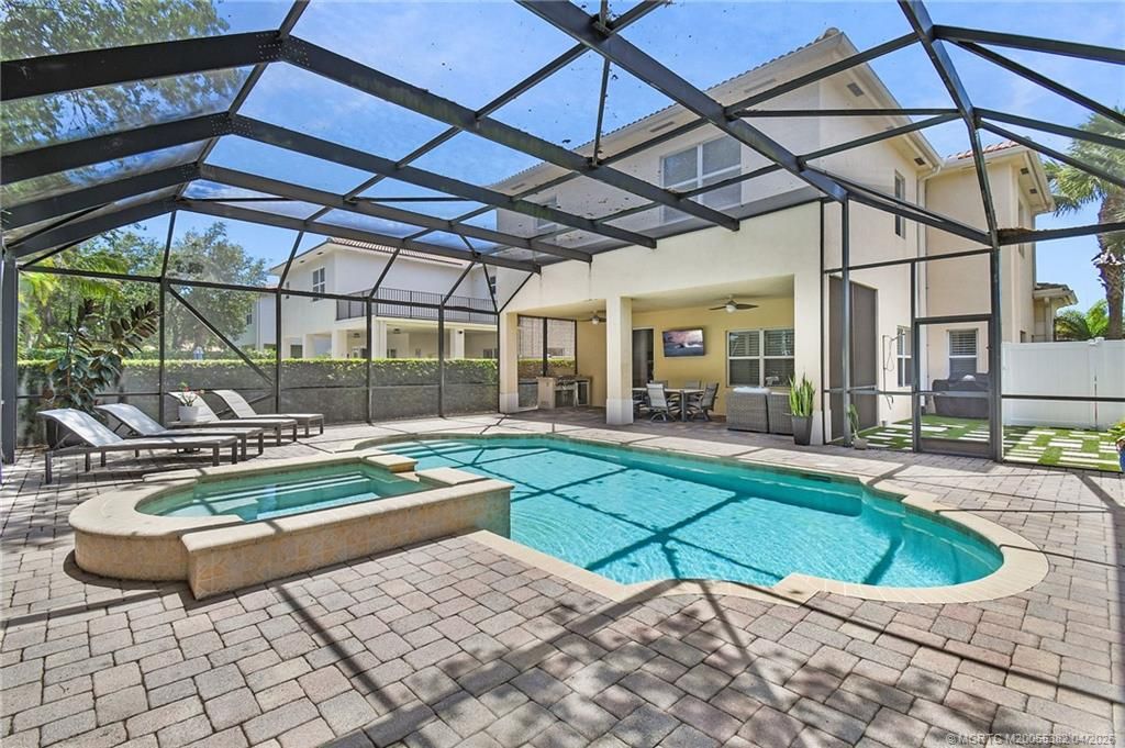 Photo of 131 Porgee Rock Place, Jupiter, FL 33458 (MLS # M20055382)