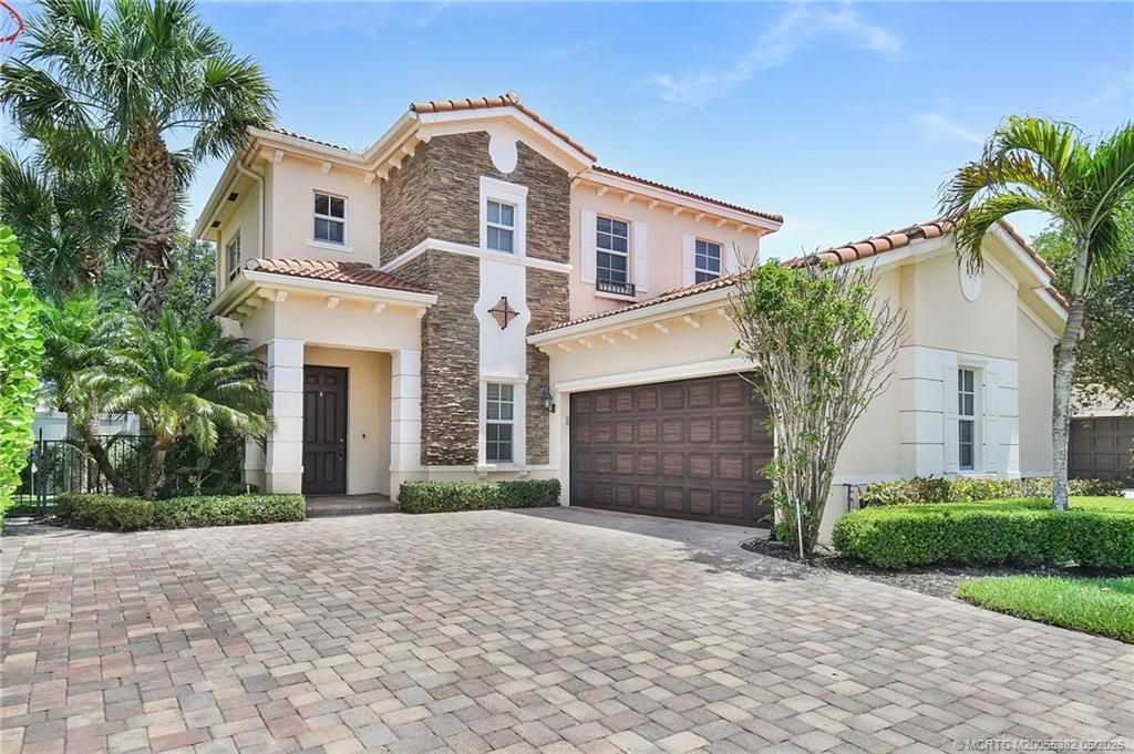 Photo of 131 Porgee Rock Place, Jupiter, FL 33458 (MLS # M20055382)