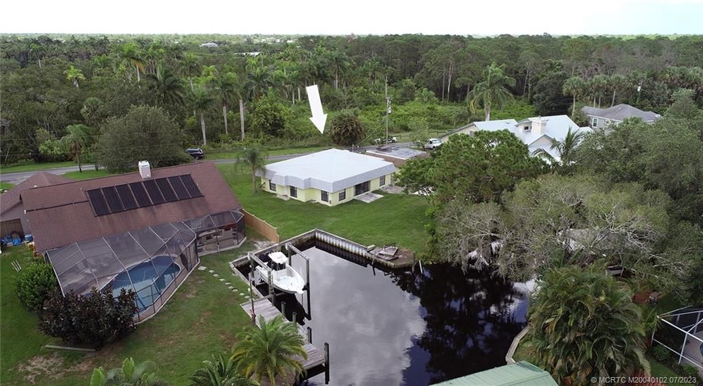 Photo of 700 SW Tanglewood Trail, Stuart, FL 34997 (MLS # M20040102)