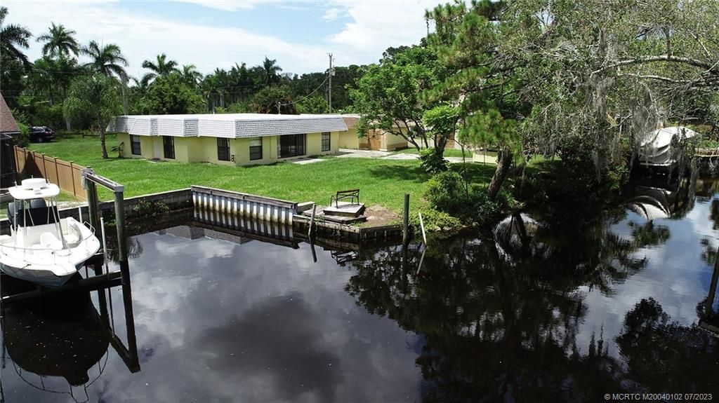 Photo of 700 SW Tanglewood Trail, Stuart, FL 34997 (MLS # M20040102)