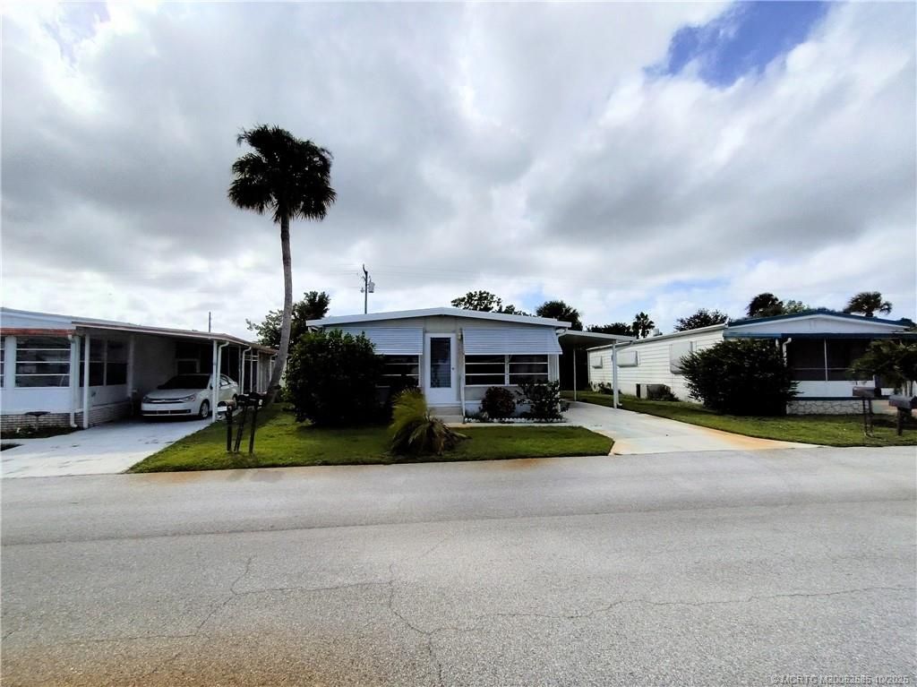 Photo of 2540 SE Penny Lane, Stuart, FL 34994 (MLS # M20052585)