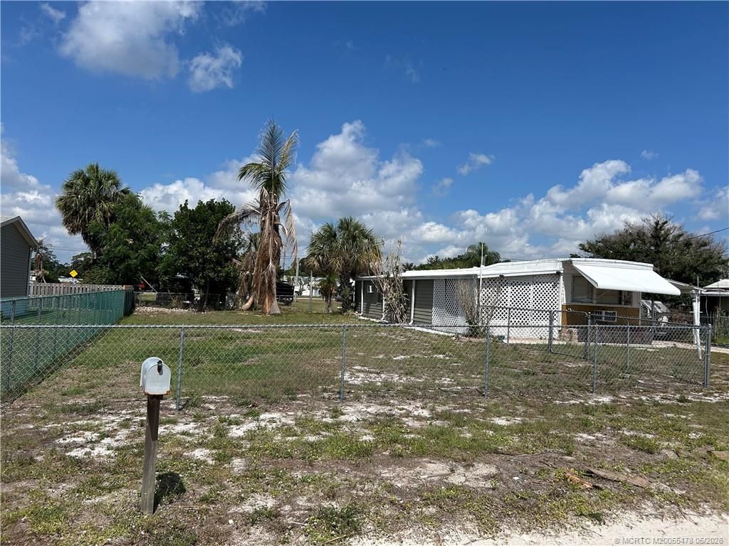 Photo of 1574 NE Oriole Avenue, Stuart, FL 34994 (MLS # M20055478)