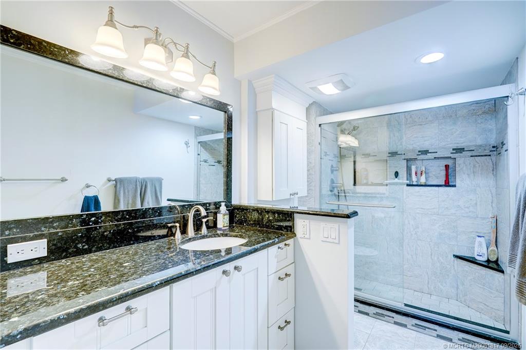 Stuart, Florida 34996, United States, 2 Bedrooms Bedrooms, ,2 BathroomsBathrooms,Residential,Active,193423