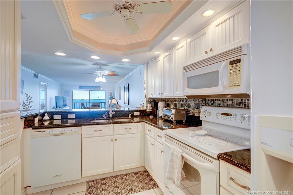 Stuart, Florida 34996, United States, 2 Bedrooms Bedrooms, ,2 BathroomsBathrooms,Residential,Active,193423