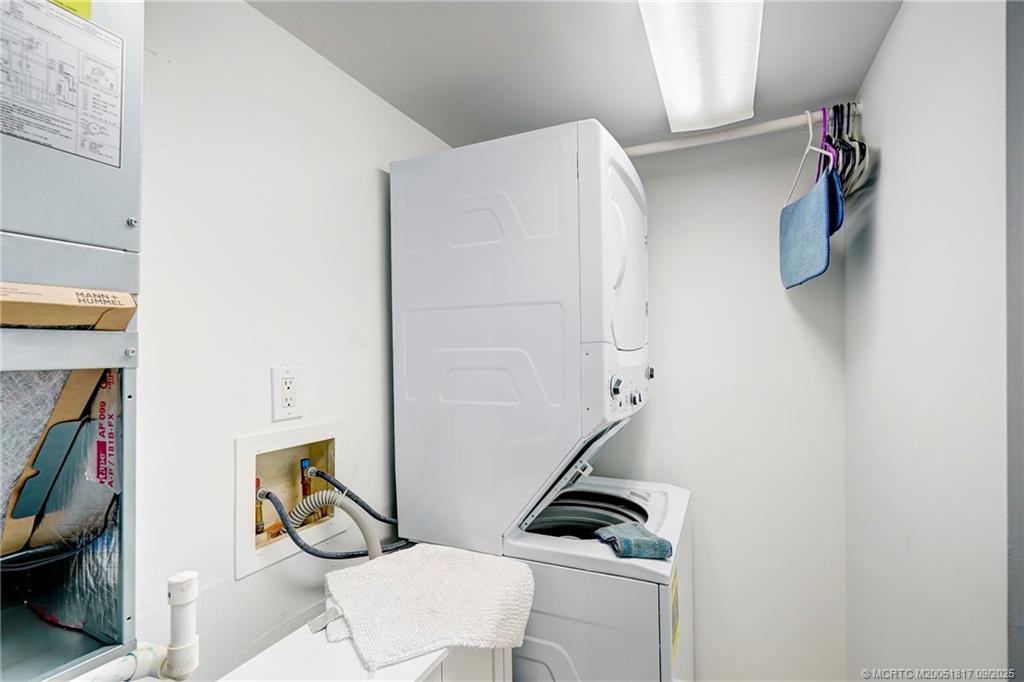 Stuart, Florida 34996, United States, 2 Bedrooms Bedrooms, ,2 BathroomsBathrooms,Residential,Active,193423