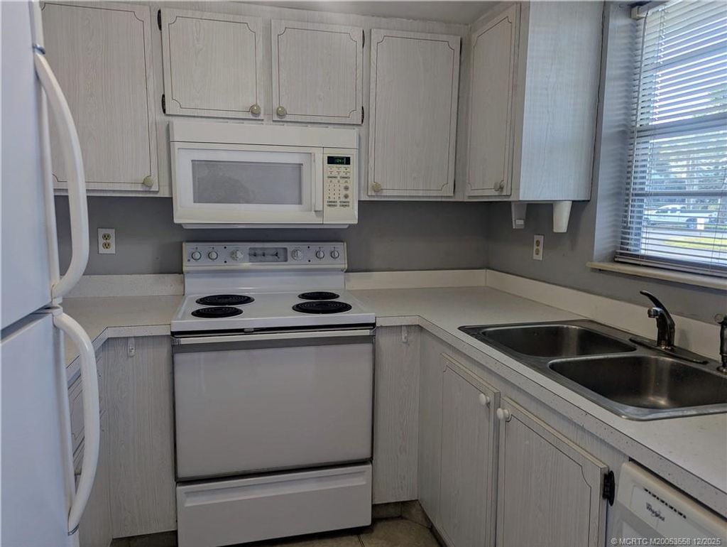 Photo of FL 34996 (MLS # M20053558)