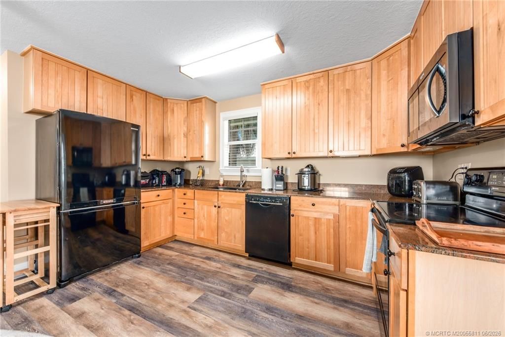 Photo of 404 SW Camden Avenue, Stuart, FL 34994 (MLS # M20055811)