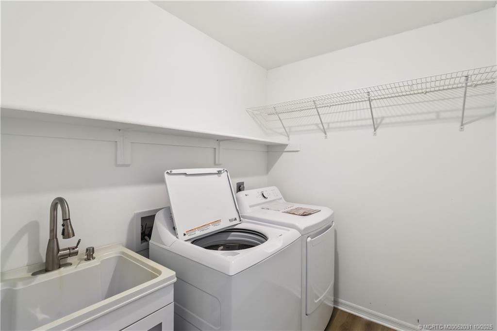 Sewalls Point, Florida, 34996, United States, 4 Bedrooms Bedrooms, ,3 BathroomsBathrooms,Residential,Active,1946306