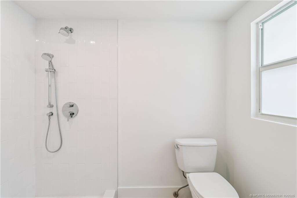 Sewalls Point, Florida, 34996, United States, 4 Bedrooms Bedrooms, ,3 BathroomsBathrooms,Residential,Active,1946306